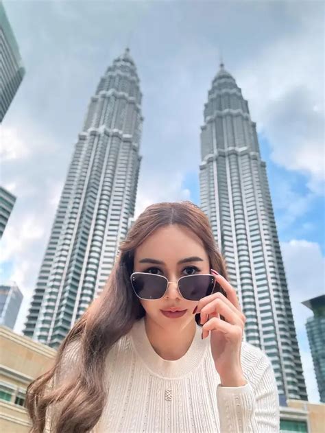 7 Potret Aura Kasih Promosi Series Gelas Kaca di Malaysia, .